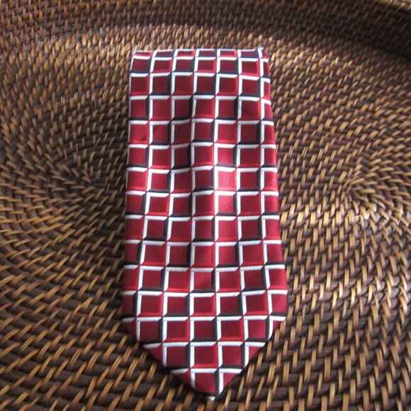 Vintage Red Silk Necktie - Picture 5 of 5